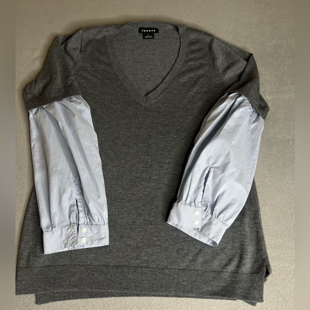 Trouve V neck sweater with woven shirt sleeves top Size S